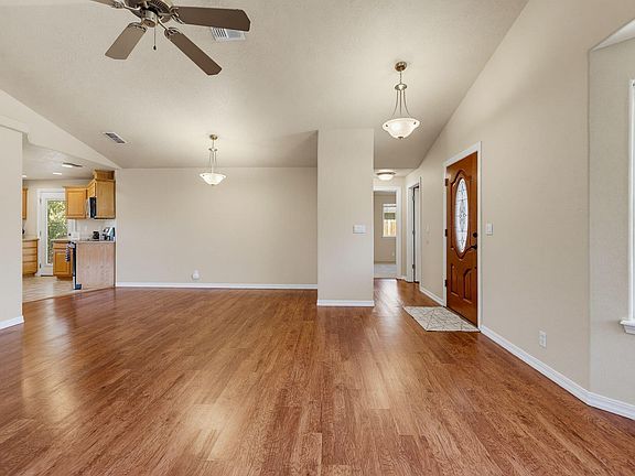 3rd image of 2642 Esther Ln