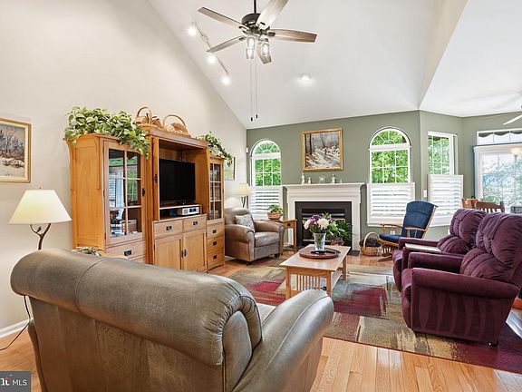 2nd image of 1706 Nottingham Ct #136