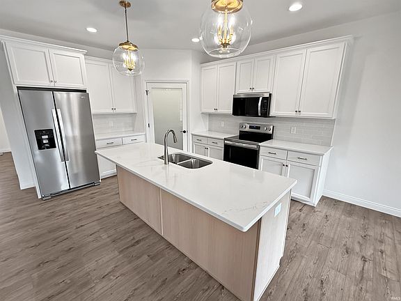 5th image of 2025 Briar Meadows Dr #1