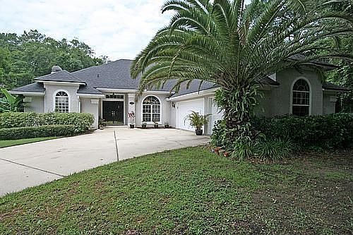 Cul de sac and 3 car garage location