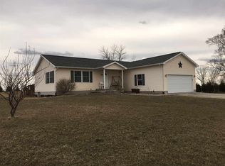 3745 11b Rd, Bourbon, IN 46504