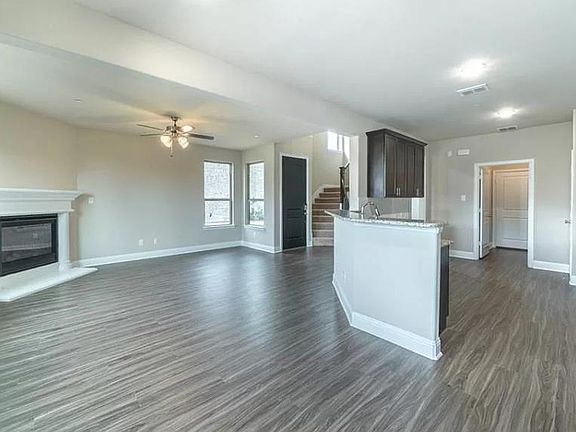 3rd image of 6329 Burbank Way