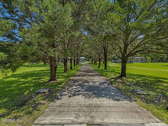 3rd image of 266 CIRCLE Drive E