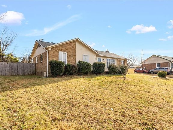 2nd image of 1402 Wayside Dr