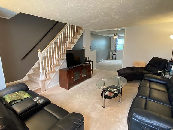 4th image of 1094 Hopkins Ave