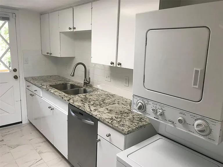 12633 Memorial Dr #106 — Photo 5