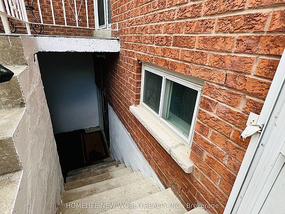3rd image of 38 Weldrick Rd W