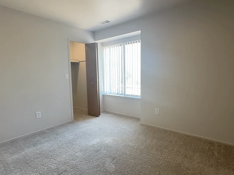 Prentiss Pointe Apartments — Photo 161