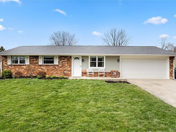 3rd image of 4961 Arrowview Dr