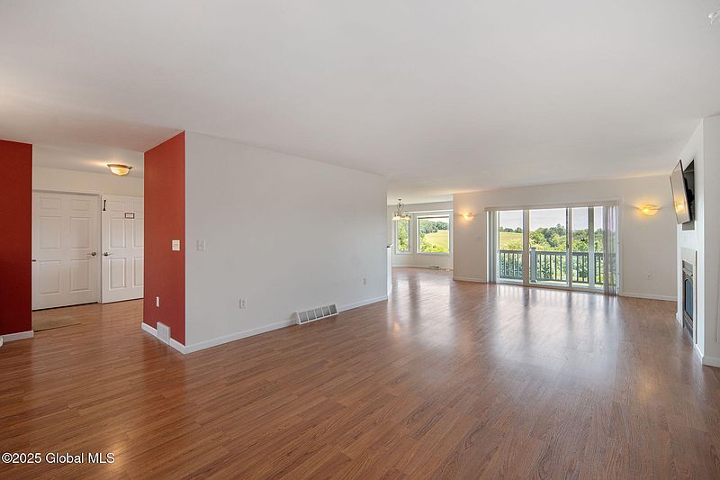5th image of 145 Edgewood Drive