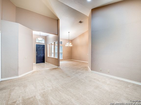 5th image of 919 Hedgestone Dr