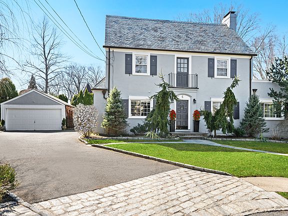 6 Circle Hill Road