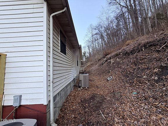 5th image of 14229 Bull Run Rd