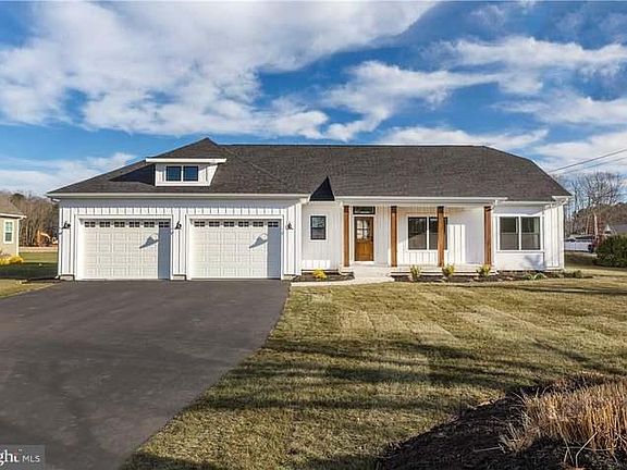 2nd image of 37207 Cygnet Dr