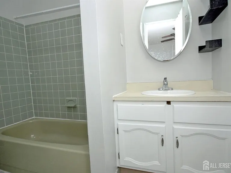4 White Oaks Dr — Photo 23