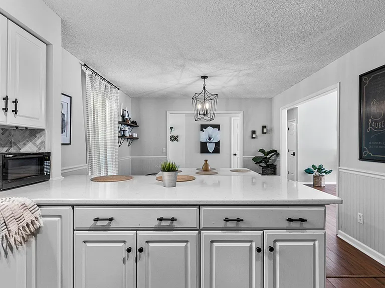 1380 Monticello Dr — Photo 20