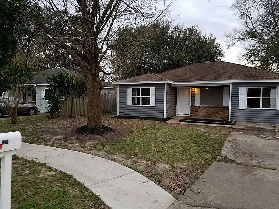 1st image of 210 E Forrest Ln