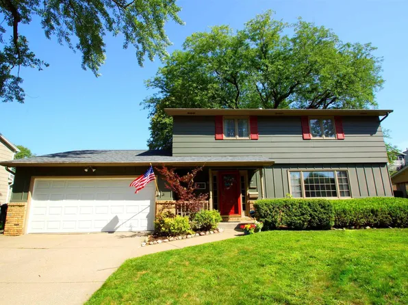 2236 E 32nd St, Davenport, IA 52807