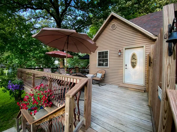 2038 Howard Point Dr, Nashville, MI 49073