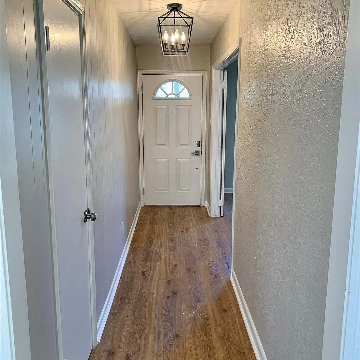 3 bed, 2.0 bath, 1541 sqft, $2,100 — Photo 4