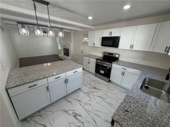 7509 E 100th St, Kansas City, MO 64134