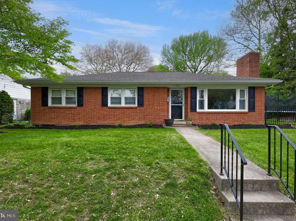 43 Oak Ln, Hershey, PA 17033