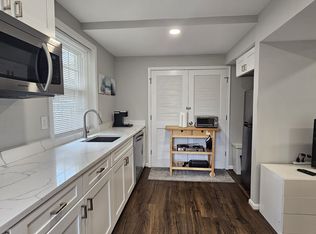 1924 Hull Rd, Vienna, VA 22182
