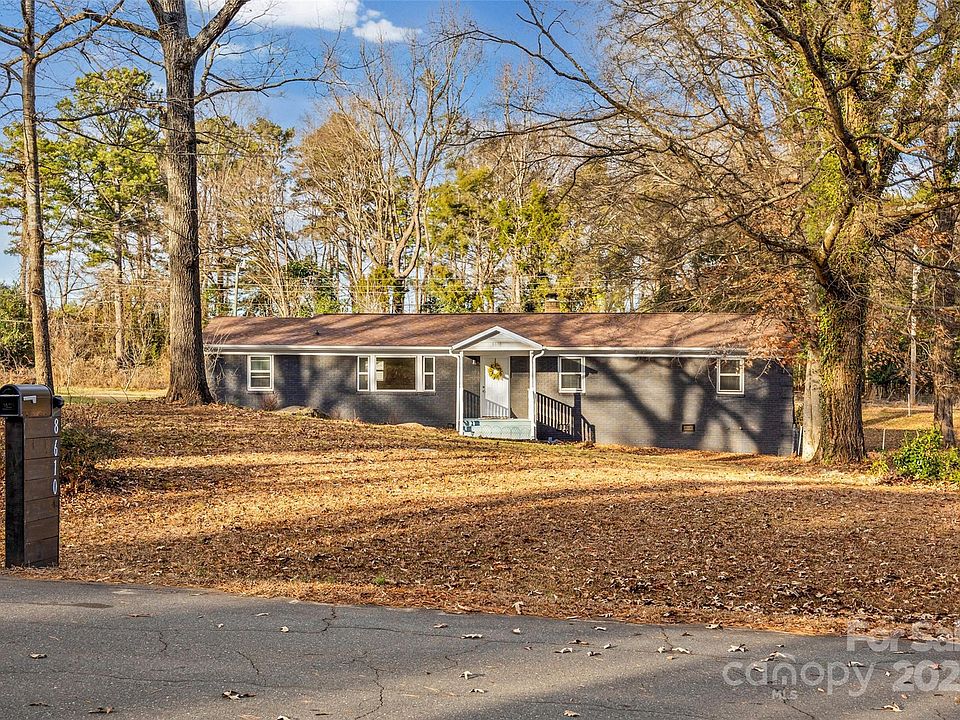 1st image of 8610 Douglas Dr