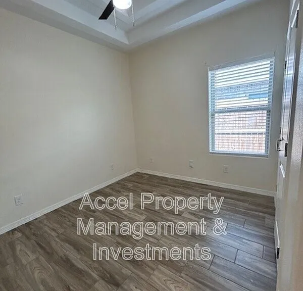 1012 W La Pointe Ave #1 — Photo 6