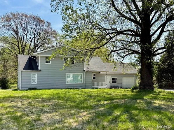 4 Monticello Pl, Fairview Heights, IL 62208