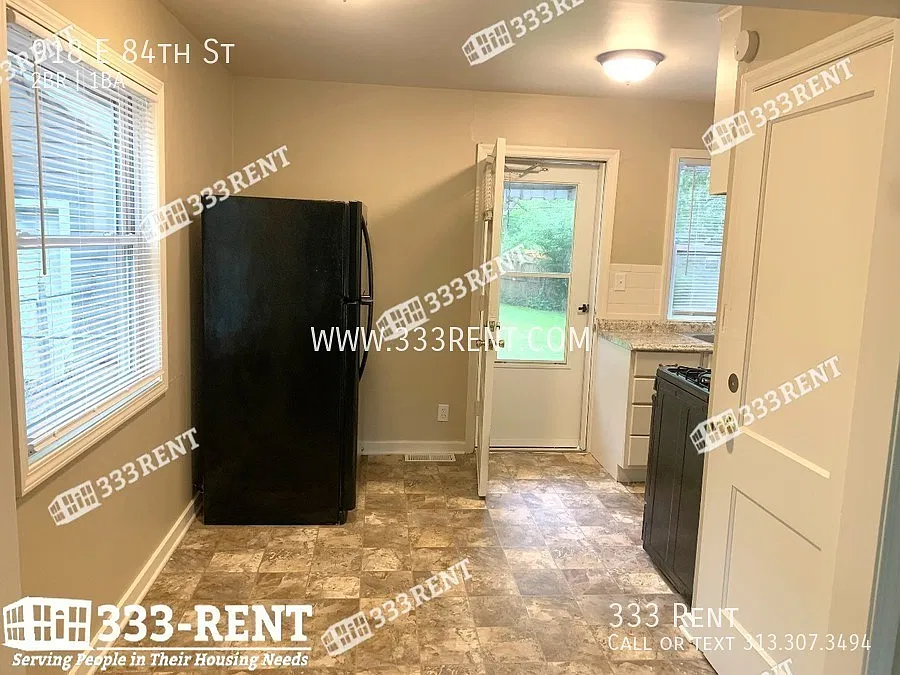 Adorable home is waiting for you to move in! — Photo 4