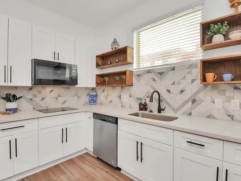 2825 Ball St #2 — Photo 5
