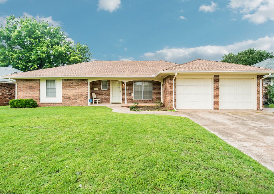1st image of 2105 Bellaire Dr