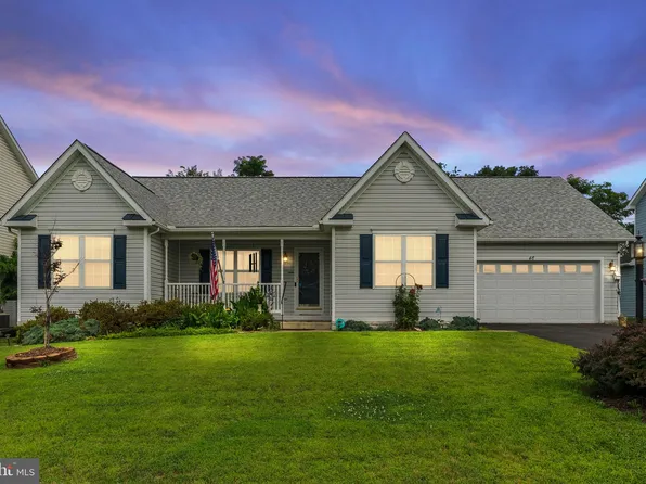46 Carrera Ct, Inwood, WV 25428