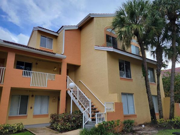 1112 Coral Club Dr #1112