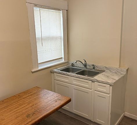 2nd image of 1267 Park Ave #1