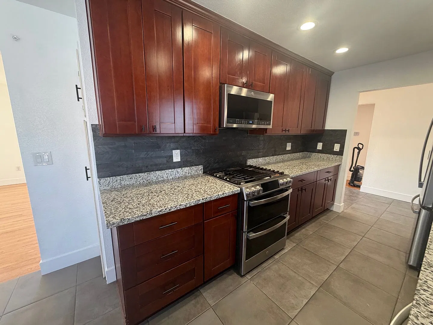 Gorgeous Vallejo Home Available NOW! — Photo 3