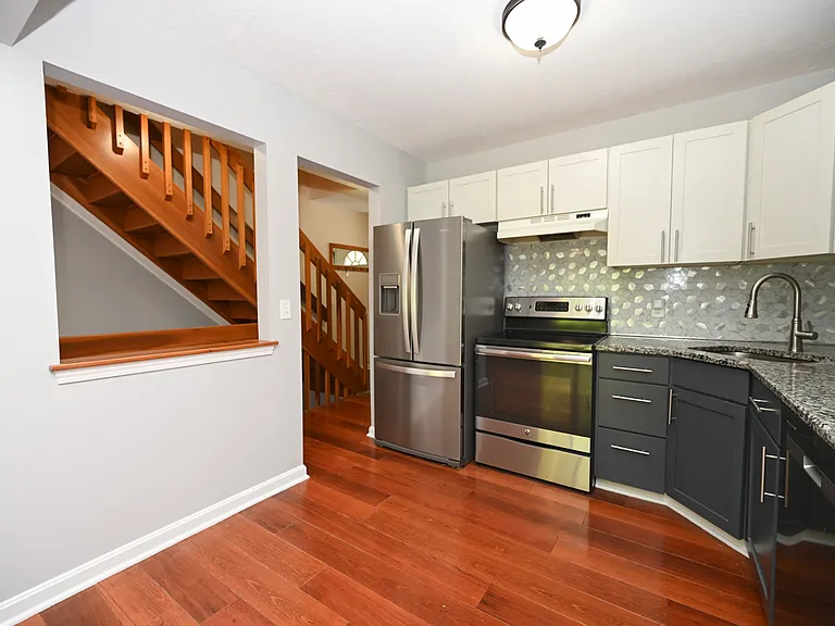 655 Almas Ct — Photo 8