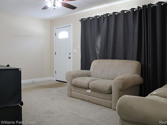 2nd image of 4206 N Linden Rd