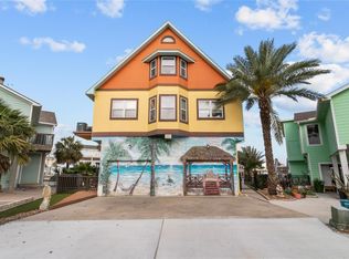 106 Isles End Rd, Tiki Island, TX 77554