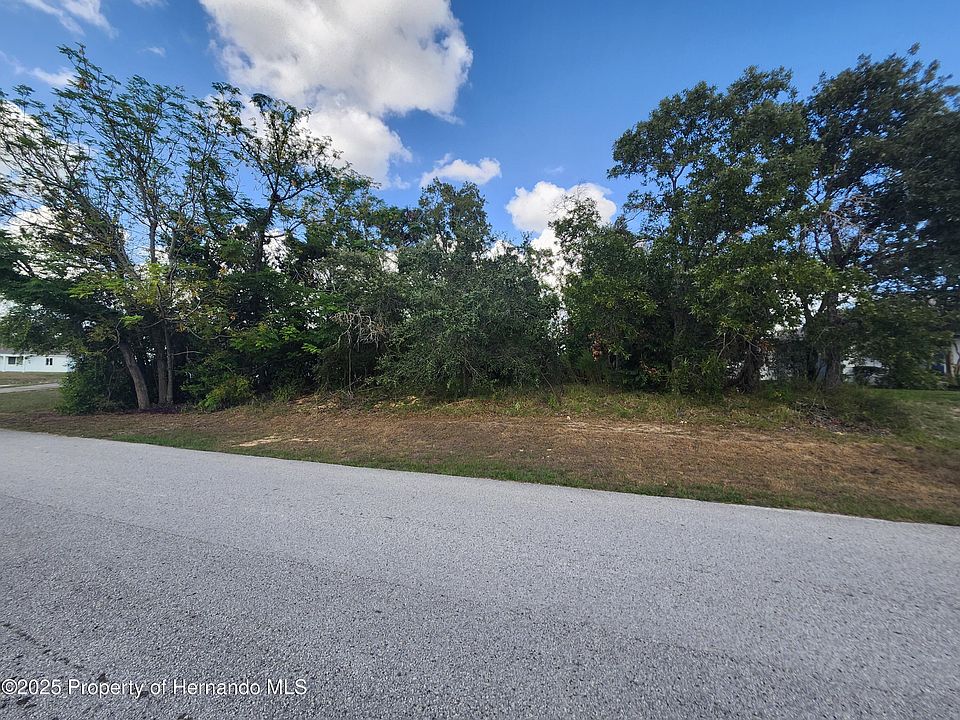 2nd image of 4498 Winterville Rd