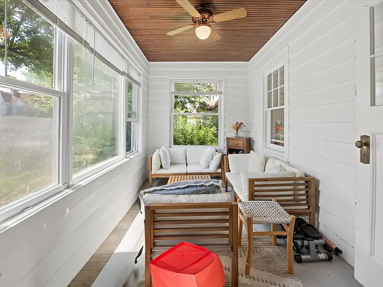 31 Armourvilla Ave — Photo 15