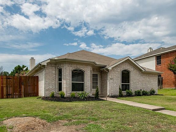 3rd image of 10416 Holly Grove Dr