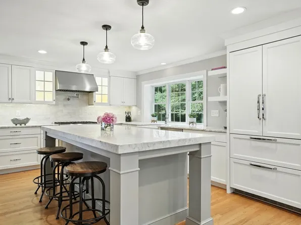 204 Riverside Dr, Norwell, MA 02061