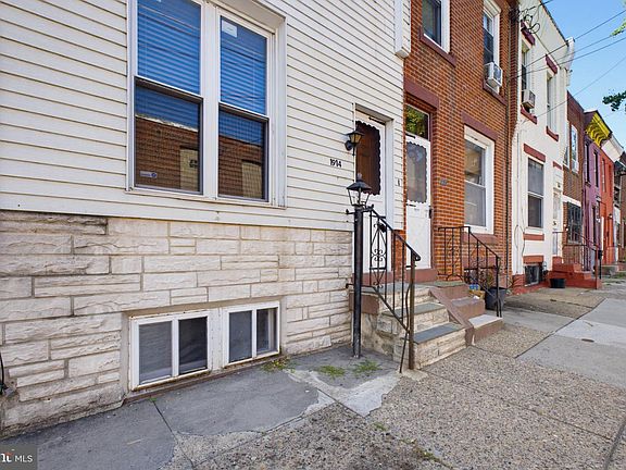 2nd image of 1914 E Hazzard St