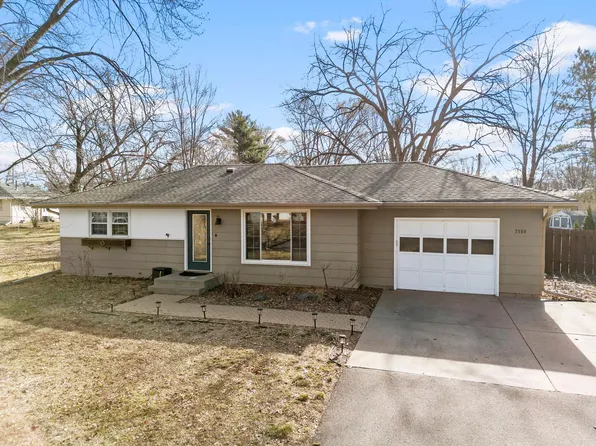 7988 Nancy Dr, Lino Lakes, MN 55014
