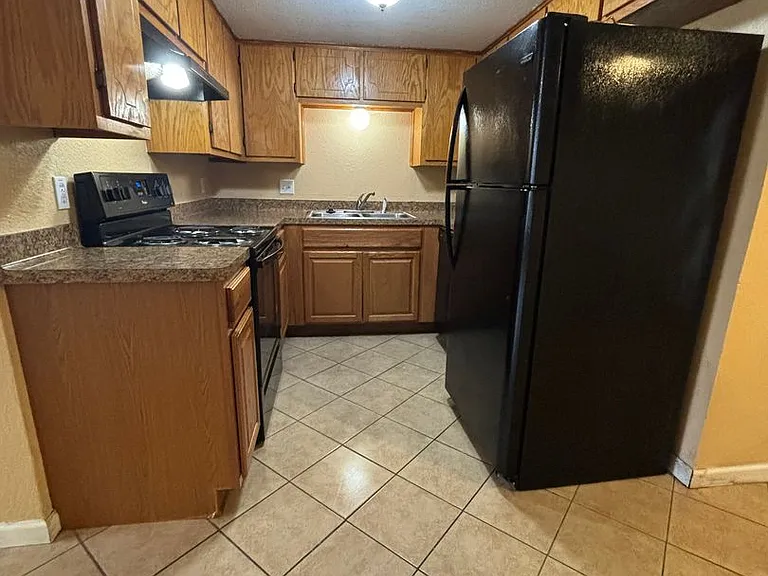 1302 Monroe Loop — Photo 2