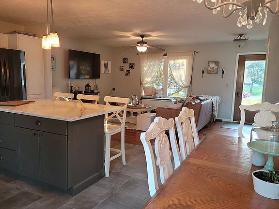 5th image of 264 Finch Dr