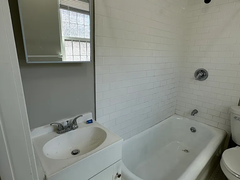 1175 Chapel St #A201 — Photo 6