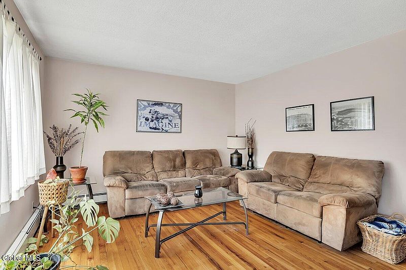 3rd image of 162 Consaul Road
